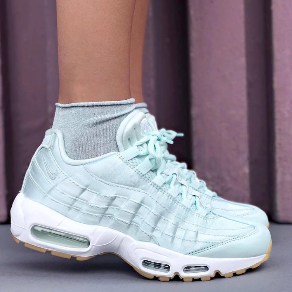 NWT🧚♀️Nike Air max 95 rare satin - Picture 3 of 8